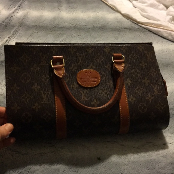 LV - Picture 1 of 6